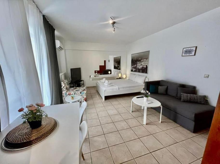 Modern Studio Large Veranda -Metro Station Suggrou Lägenhet Aten Exteriör bild